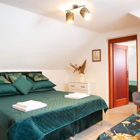Rezidence Plesivec - Rodinny Apartman S 3 Loznicemi Český Krumlov Exteriör bild
