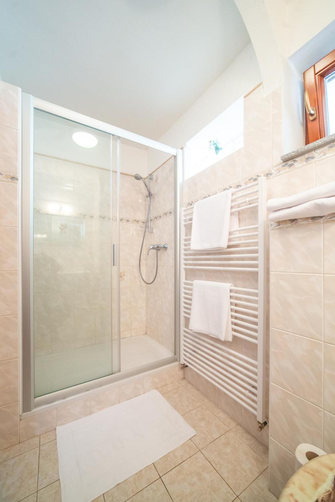 Rezidence Plesivec - Rodinny Apartman S 3 Loznicemi Český Krumlov Exteriör bild